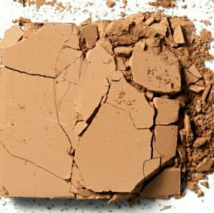 MINI BENEFIT HOOLA MATTE POWDER BRONZER.